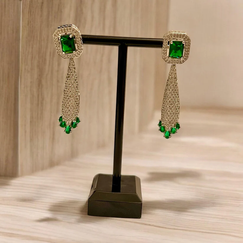 Emerald Green Stone Necklace and Earrings Set - Image 3