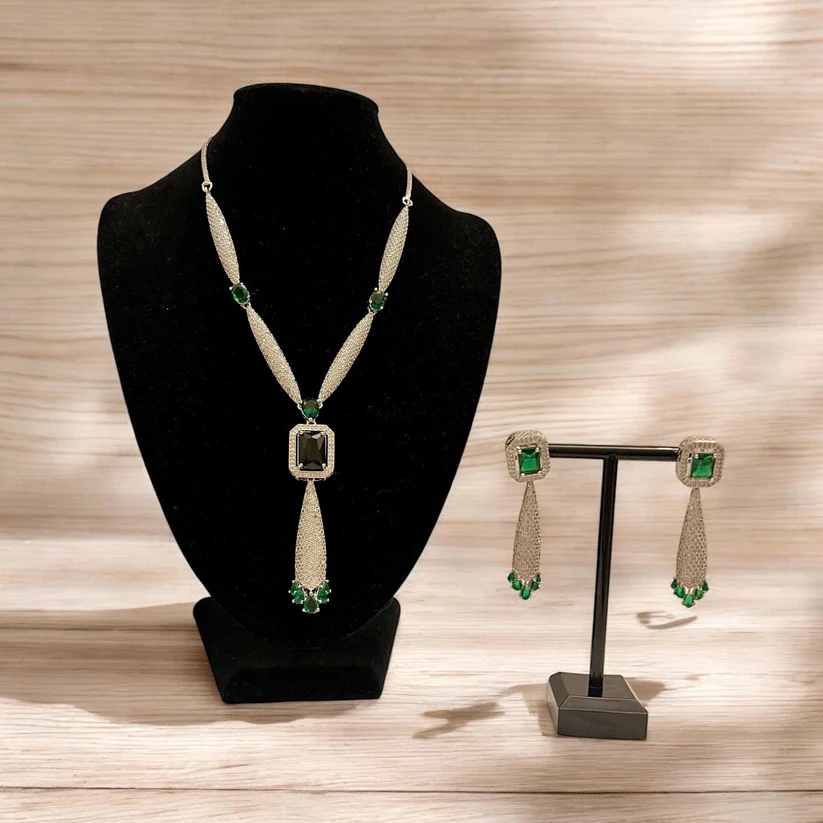 Emerald Green Stone Necklace and Earrings Set - Image 4