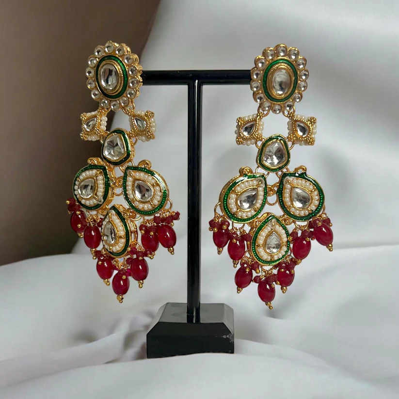 Luxury Kundan Bridal Set | Red Polki Necklace, Earrings & Maang Tikka - Image 2