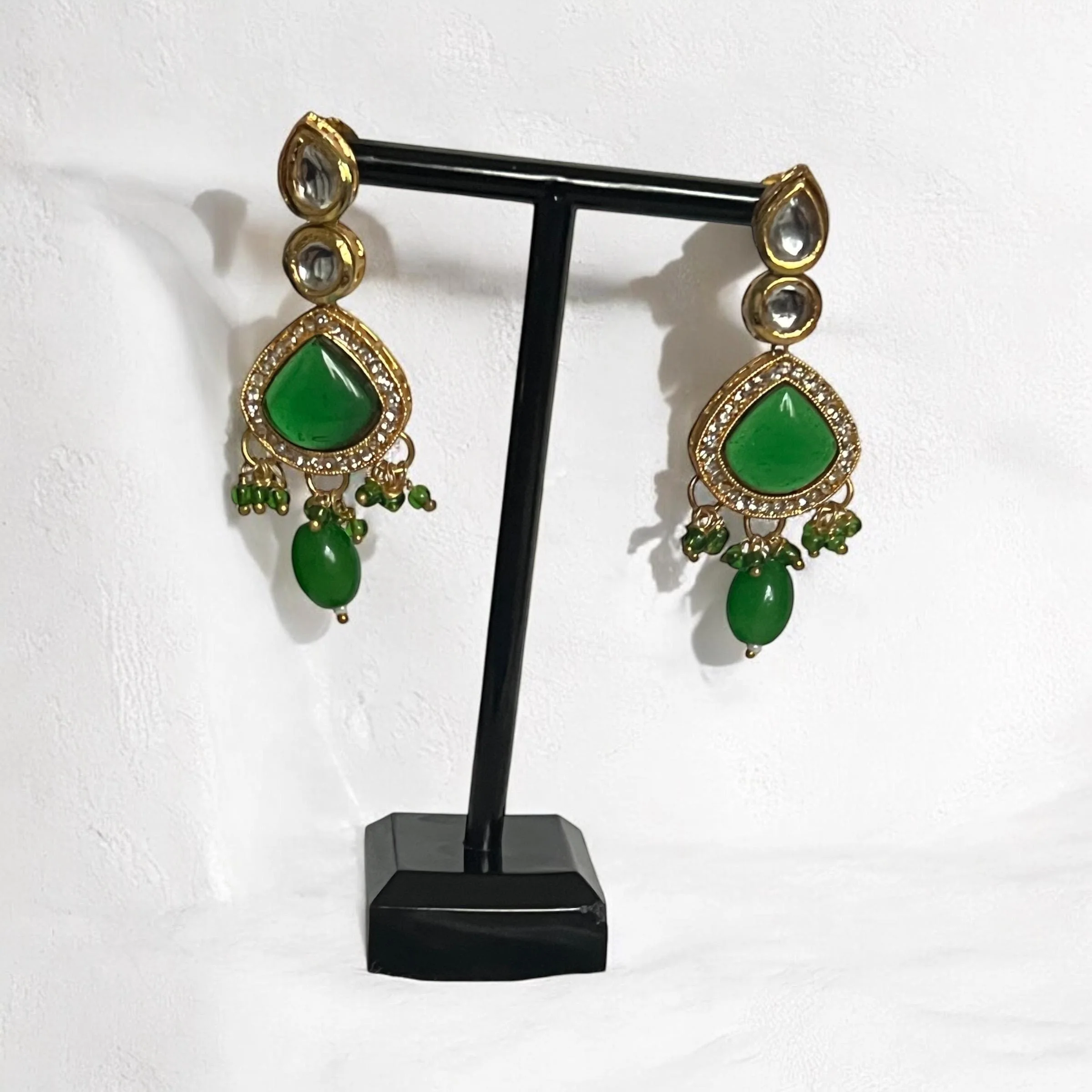 Traditional Green & Gold Kundan Style Necklace Set with Matching Tikka - Image 2