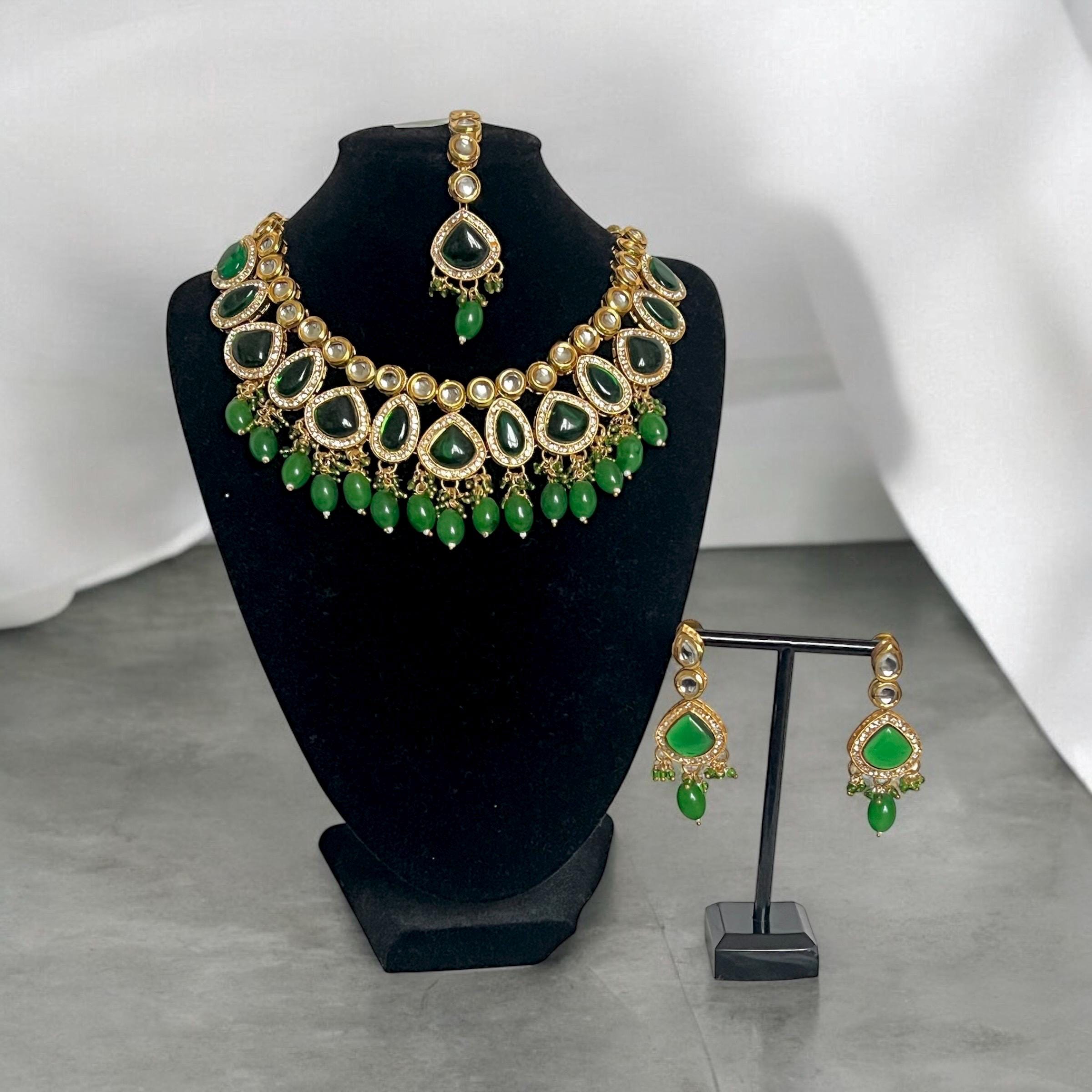 Emerald Elegance Kundan Bridal Necklace Set ? Gold & Green Indian Jewelry with Earrings